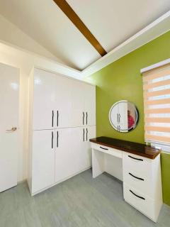 Elegant 3 Bedroom House near Airport - 5