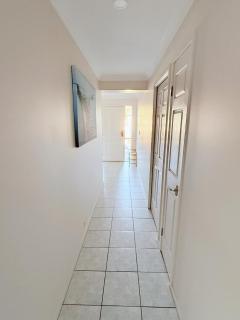 Newly Renovated 4BR Home Near Transport & Shopping Center - 7