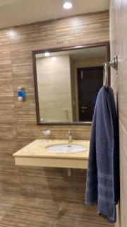 Modern 1BR Apartment Bahria Heights 1 - 4