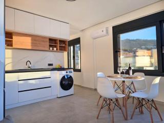 Sea View apt 10 min walk from the beach by Hospi 2 - Heraklion - 2