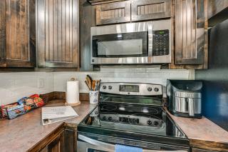 Walk to Downtown Family-Friendly Cody Home! - Cody - 1