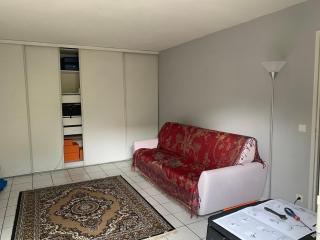 Quiet in Poissy city center for work or family stay - 0