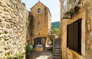 2 Bedroom Beautiful Home In Pitve - 4