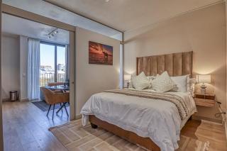 Luxe Rosebank Retreat - 7