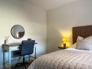 Oakmere Apartment - 1