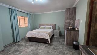 The Magalies Nest - Self Catering Accomodation - Hartbeespoort - 4