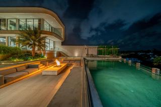 Luxury 4BR Oasis in Central Uluwatu - Perfect for Families and Groups - 0