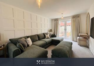 3 Bedroom Home Near Shrewsbury - - 0