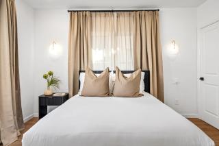 Luxe Spa Lounge, Gated 4 Parking, 2 linked Homes, Sleeps 20 - Houston - 5