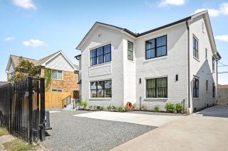 Luxe Spa Lounge, Gated 4 Parking, 2 linked Homes, Sleeps 20 - 4