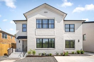 Luxe Spa Lounge, Gated 4 Parking, 2 linked Homes, Sleeps 20 - 1