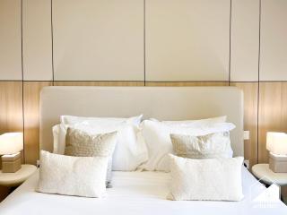 Bright 1BR Stay l Jumeirah Living , Balcony & Pool - 6