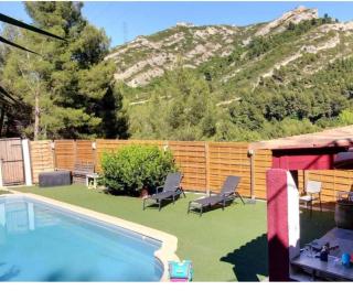 Quiet house with pool - 9