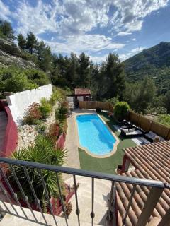 Quiet house with pool - 7