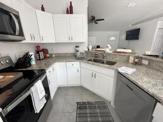 3 Bed 2 Bath Sleeps 6 Pool Retreat in Eustis, FL!!! - 4