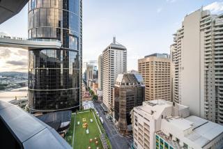 Skyscraper Cinema - Dream a thousand city lights - 6