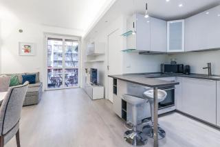 Modern apartment with balcony in Corso Sempione - 5