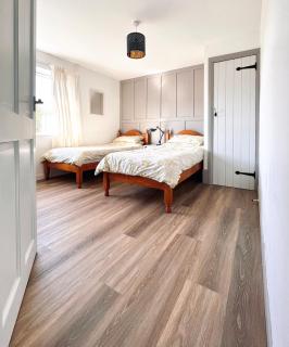 Holly Cottage - cosy three-bed house with sea views - 3