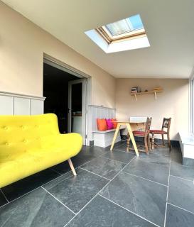 Holly Cottage - cosy three-bed house with sea views - 1