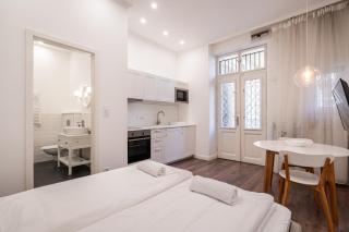 Z32 - Central & Chic - Stylish Stay by BQA - 9