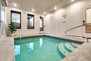 Modern Luxury Pool Hot Tub & Near Water Parks - Sevierville - 9