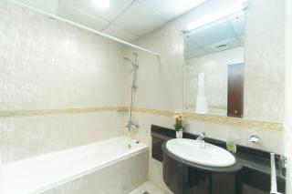 Spacious 1 BR I Marina I Elite Residences - 5