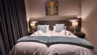 Chinook 3 Bedroom Penthouse Apartment - 0