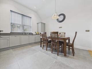 Oakwood Lodge - 3