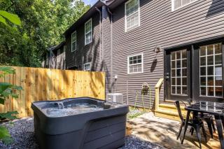 Serene Retreat Private Hot Tub and Arcade - 7