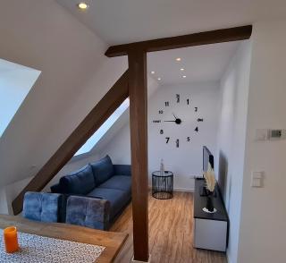Moderne DG-Wohnung mit Flair in guter Lage - Karlsruhe - 2