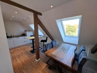 Moderne DG-Wohnung mit Flair in guter Lage - 5