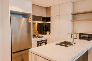 2BR Queens Wharf Residence Level 27 Sky Deck & River View w Carpark - Brisbane - 1