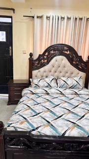 Beautiful family friendly home two bedroom house - 8