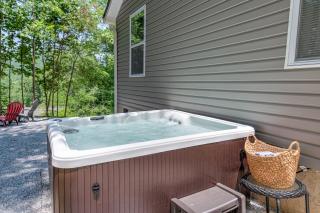 Rustic Chic Mountain Home 15 min from DT Asheville - 9