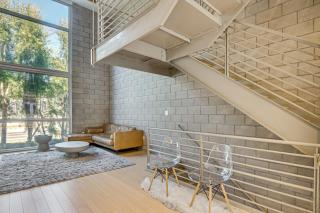 Walk to Universal Studios Loft-Style LA Home - 8