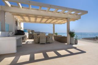ViVi Homes - La Ola Pool, Terrace & Sea View - 4