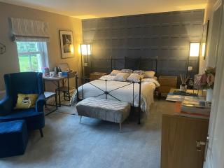 Boutique En-Suite Bedroom Cork - 9
