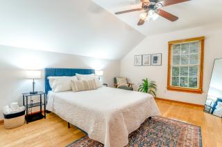 4 Beds ,King Bed, Tvs, Kids essentials, office, Grill, Crib, in Bond park ,PNC Arena - 1