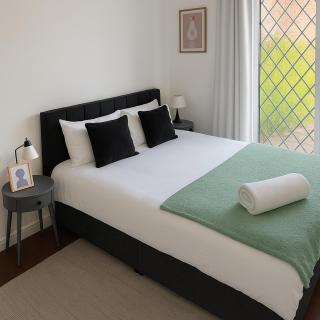 Modern Home - National Museum- QMC - Lace Market - Sleeps 8 - Nottingham - 5