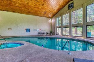 Cozy Retreat awaits w Pool Grill Near Dollywood - Pigeon Forge - 7