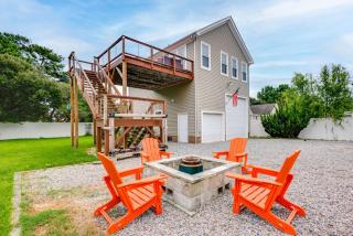 Walk to East Beach Apt with Outdoor Space - 9