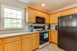 Walk to East Beach Apt with Outdoor Space - 6