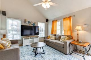 Walk to East Beach Apt with Outdoor Space - 5