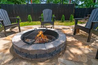 Comfy Escape near Dollywood W Pool & Grill - 3