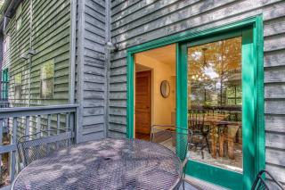 Comfy Escape near Dollywood W Pool & Grill - 2