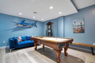 2 Bdrm Penthouse with Billiards - 9