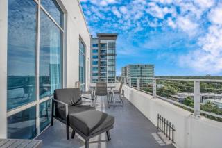 2 Bdrm Penthouse with Billiards - 6