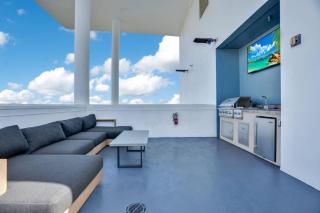 2 Bdrm Penthouse with Billiards - 5