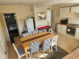 ENTIRE HOUSE- Near Common Wealth Games PERRY BARR - Birmingham - 9