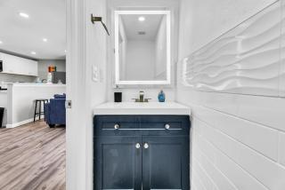 Stylish 2BR Unit Close to Texas Live - 9